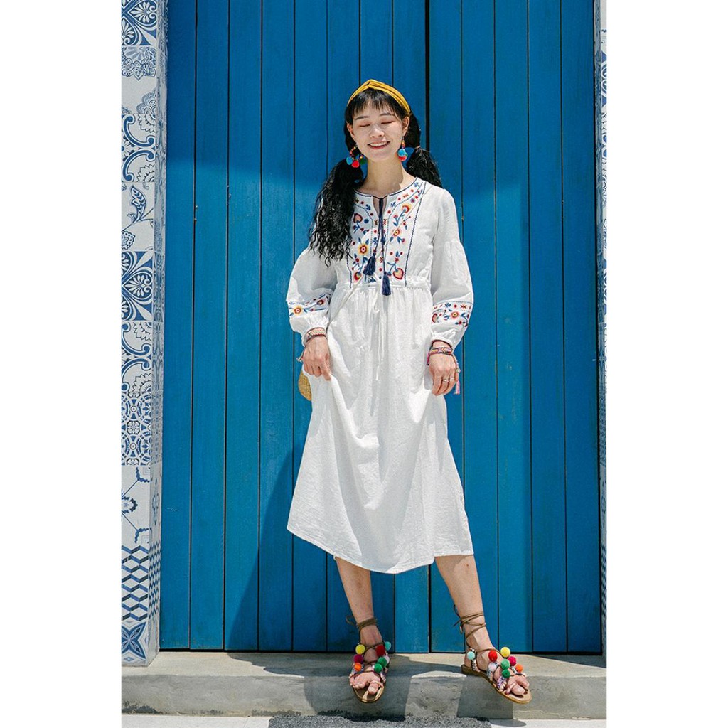 Váy boho dáng dài thêu đi du lịch