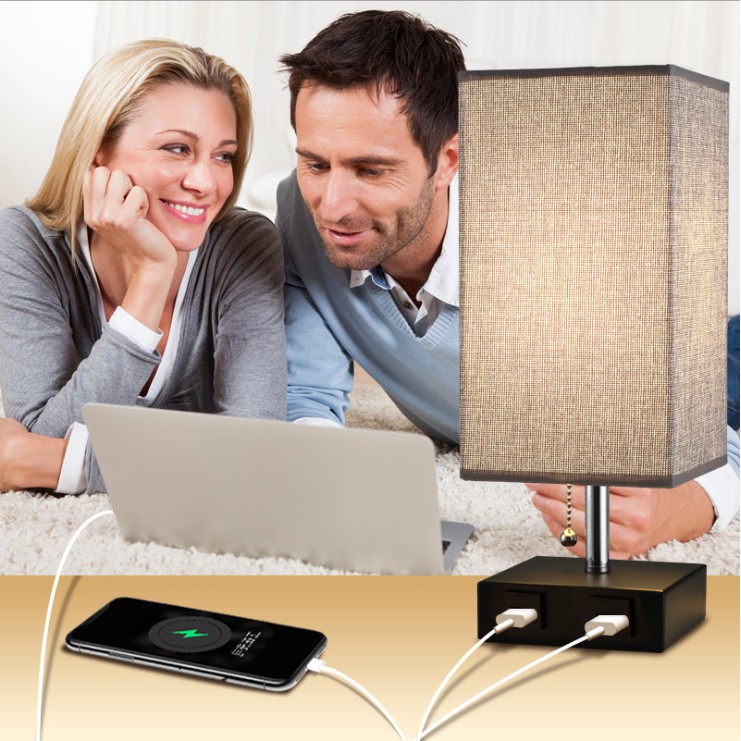 Đèn phòng ngủ để bàn Bedside Table Lamp 2 Cổng USB 2 Ổ cắm 3 chấu kiểu Mỹ - Hamilton Place