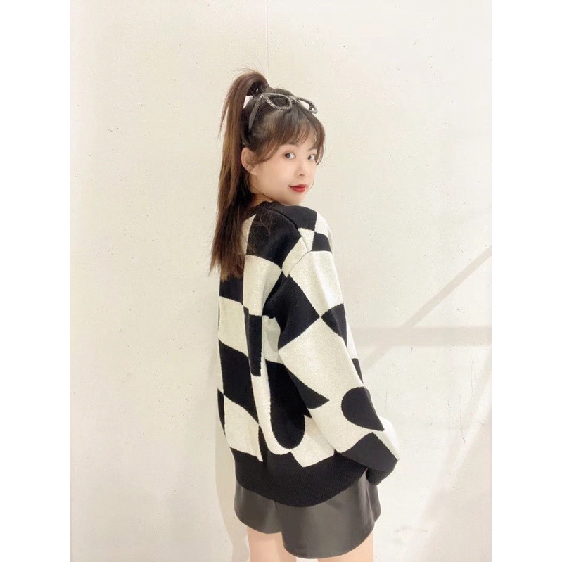 Áo Len Kẻ Ô Trái Tim Cổ Tròn Tay Dài Thời Trang Hàn Quốc | Smide Clothing