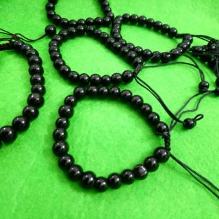 Chuỗi đeo tay đá đen dây rút