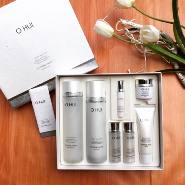 Bộ Dưỡng trắng cấp ẩm mềm mịn da OHUI white extreme mới nhất