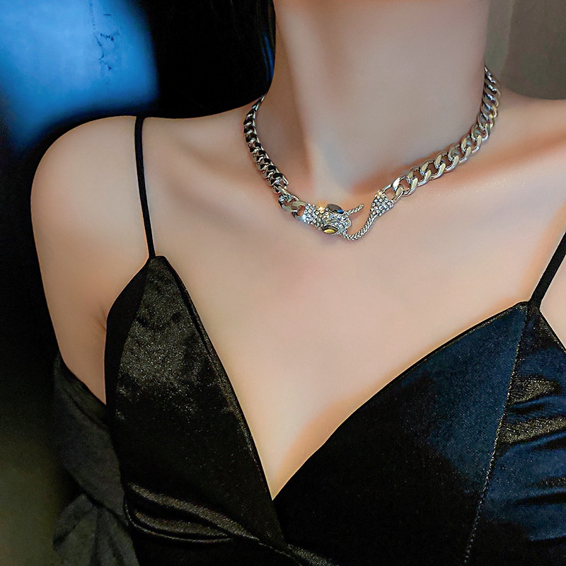 Vòng cổ Mặt Hình Rắn Đính Đá Thời Trang