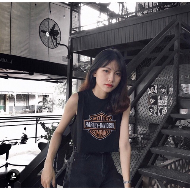 Áo crop sát nách logo cực chất [Hình sao hàng vậy