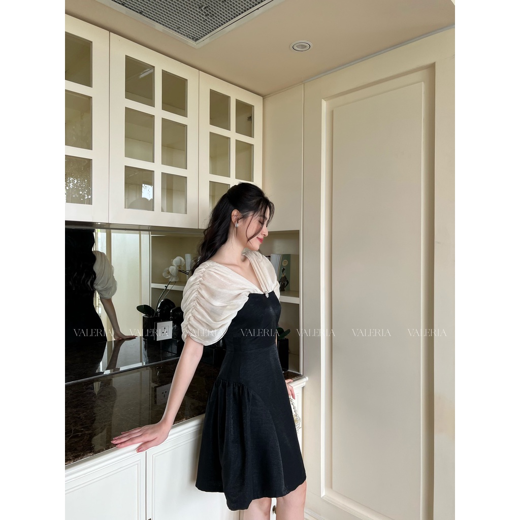 Váy xoè bồng nhún vai ánh nhũ Stella Dress