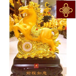 Tượng ngựa phong thuỷ đứng trên gậy như ý bạch ngọc kim sa( cao 30 dài 20 rộng 14 )