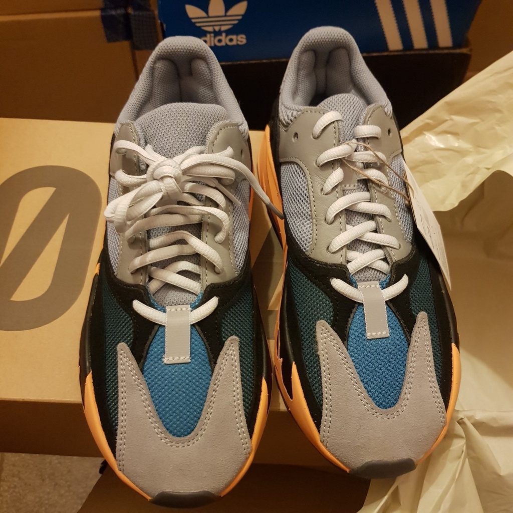 Giày yeezy boost 700 wash orange