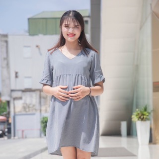 Váy bầu tay xoè cổ V cách điệu
