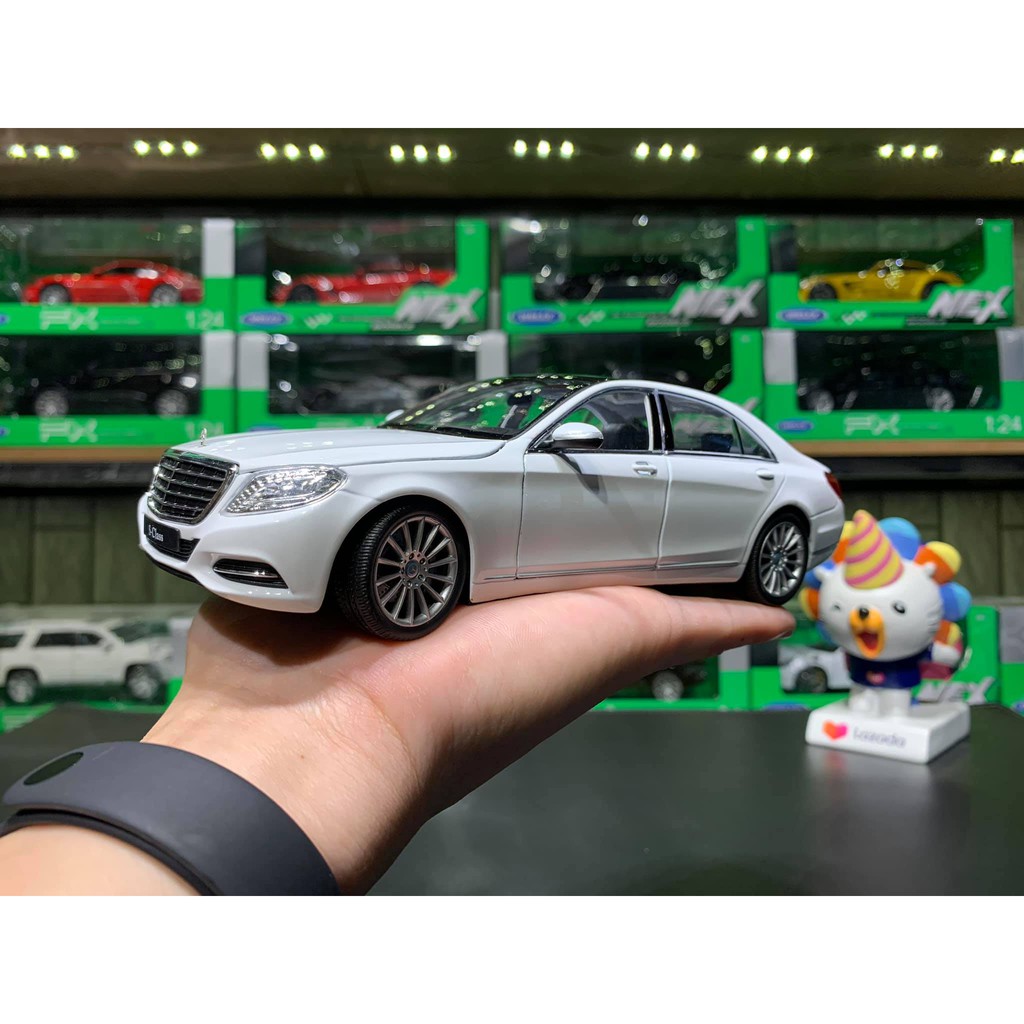 Xe mô hình Sắt Mercedes-Benz S500 Welly tỉ lệ 1:24 màu trắng