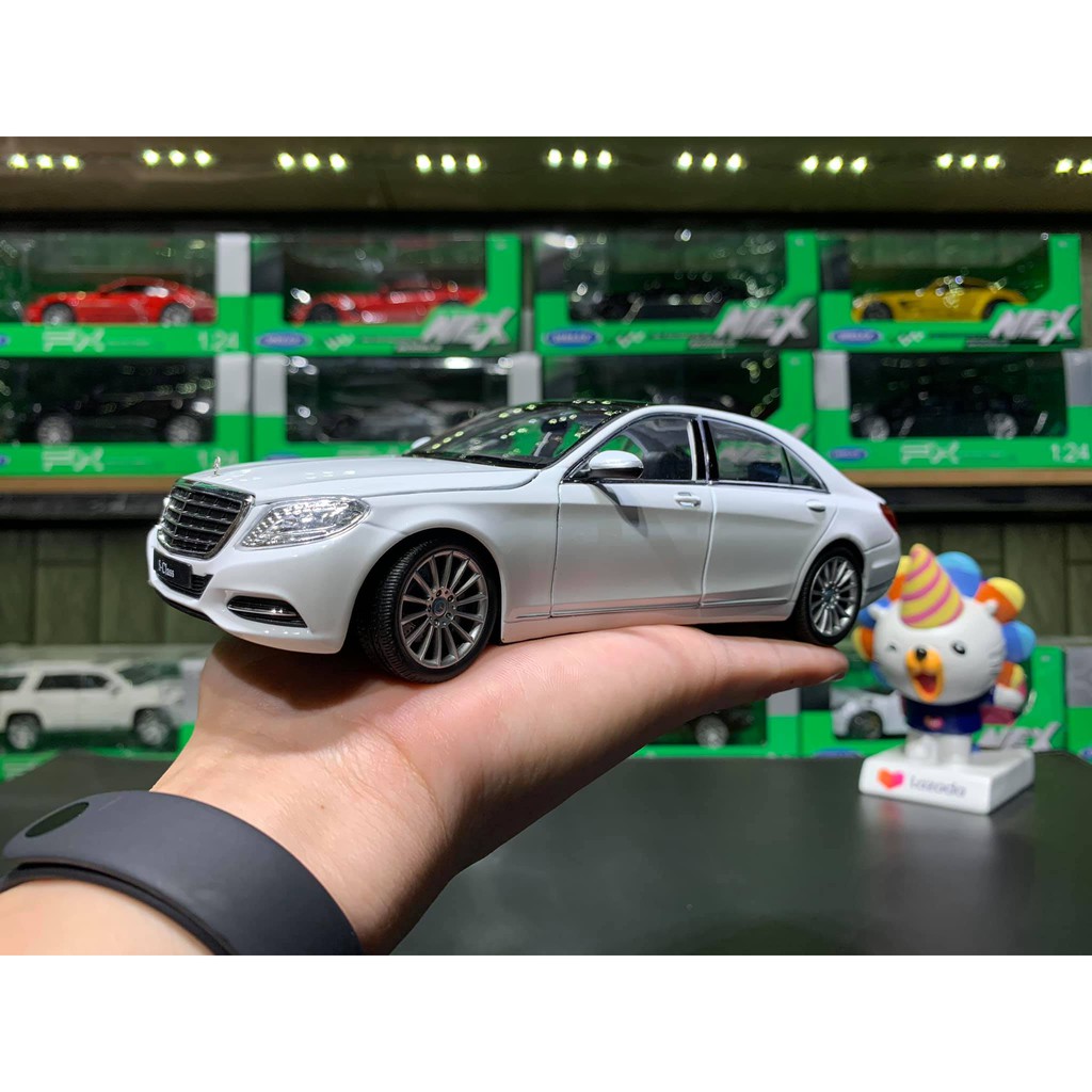 Xe mô hình Sắt Mercedes-Benz S500 Welly tỉ lệ 1:24 màu trắng