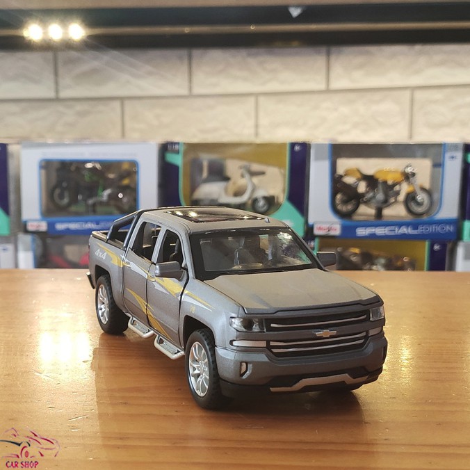 Mô hình xe bán tải Chevrolet Silverado V8 tỉ lệ 1:32 hãng Chezhi màu xám