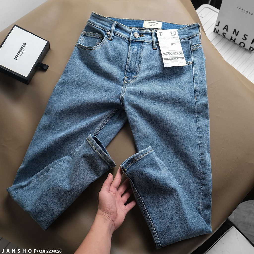 Quần Jean Form Cropped Fit Trẻ Trung Và Nam Tính, Dễ Dàng Phối Với Mọi Phong Cách, Chất Vải Jean Ôm Nhẹ Dày Dặn, Bền Bỉ