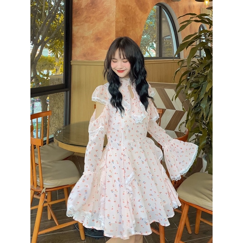 Pass Váy mermaid ren xẻ vai