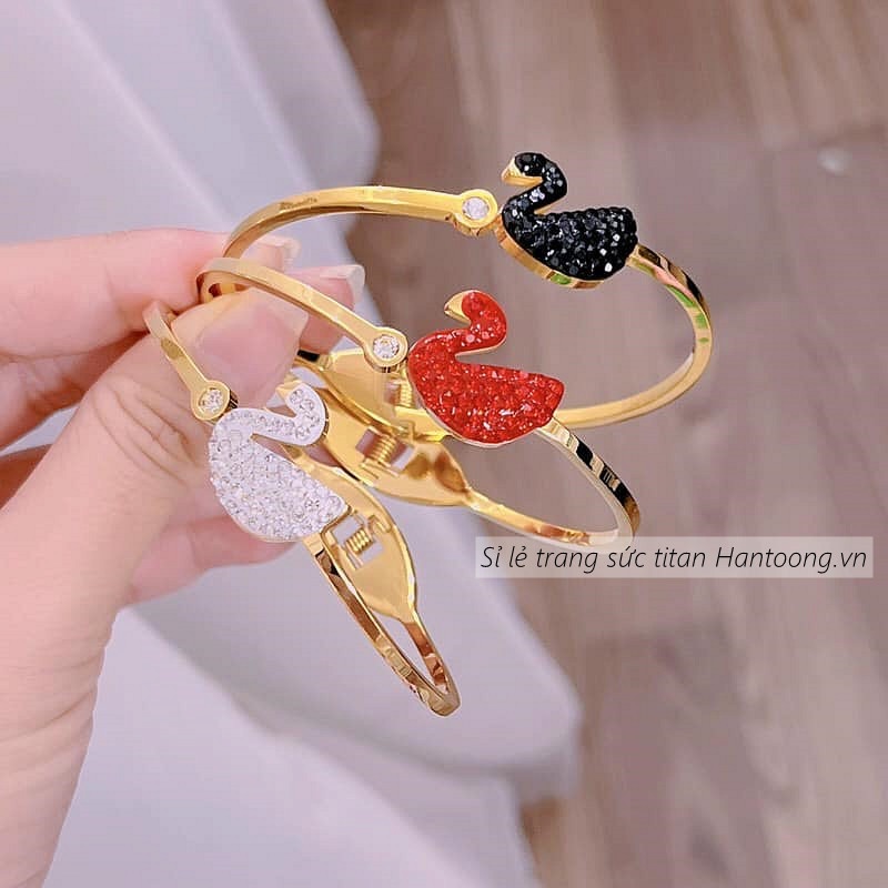 Vòng tay thiên nga đính đá bằng chất liệu titan không gỉ mạ vàng 18k thiết kế trẻ trung thời trang