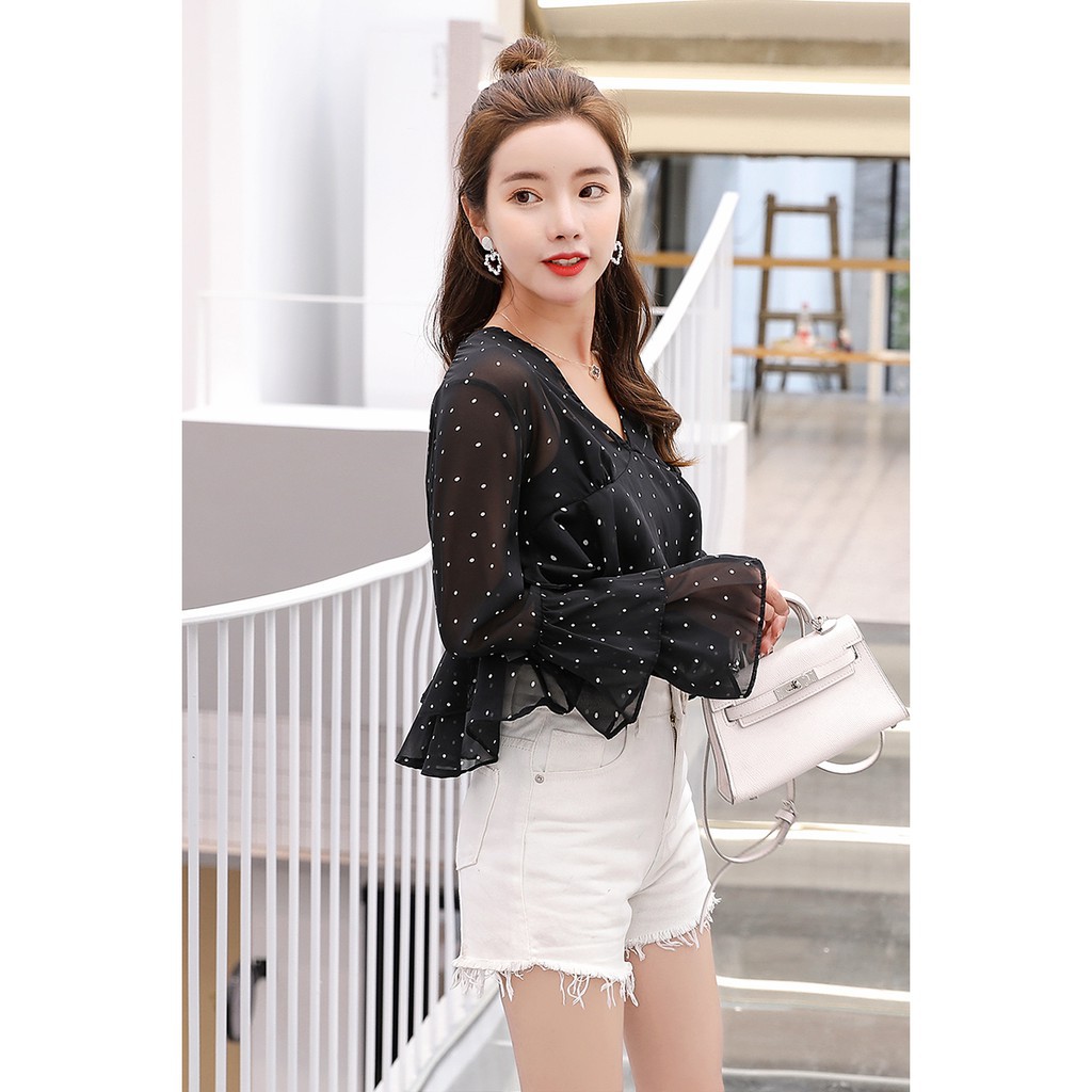 Áo voan kiểu cổ V tay dài với họa tiết chấm bi điệu đà nữ tính | BigBuy360 - bigbuy360.vn