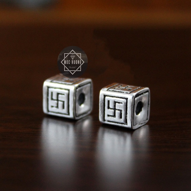 [GIÁ BUÔN] Charm chữ vạn bạc khối vuông - Hàng bạc loại 1 siêu đẹp PH771
