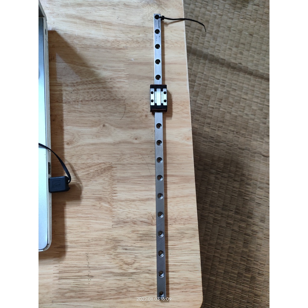 Ray trượt vuông 9 330mm Rexroth R044281301 1 Block