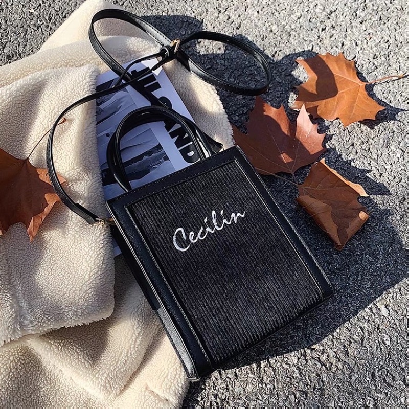 Túi đeo vai/đeo chéo nữ Cecilia mặt nỉ nhung