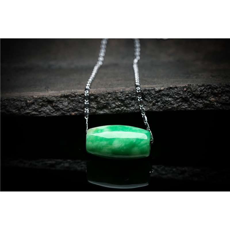 Mặt dây chuyền màu xanh lá cây màu xanh ngọc lục bảo Myanmar Oil tự nhiên Jade Stone Road Pass Bạc Neckla