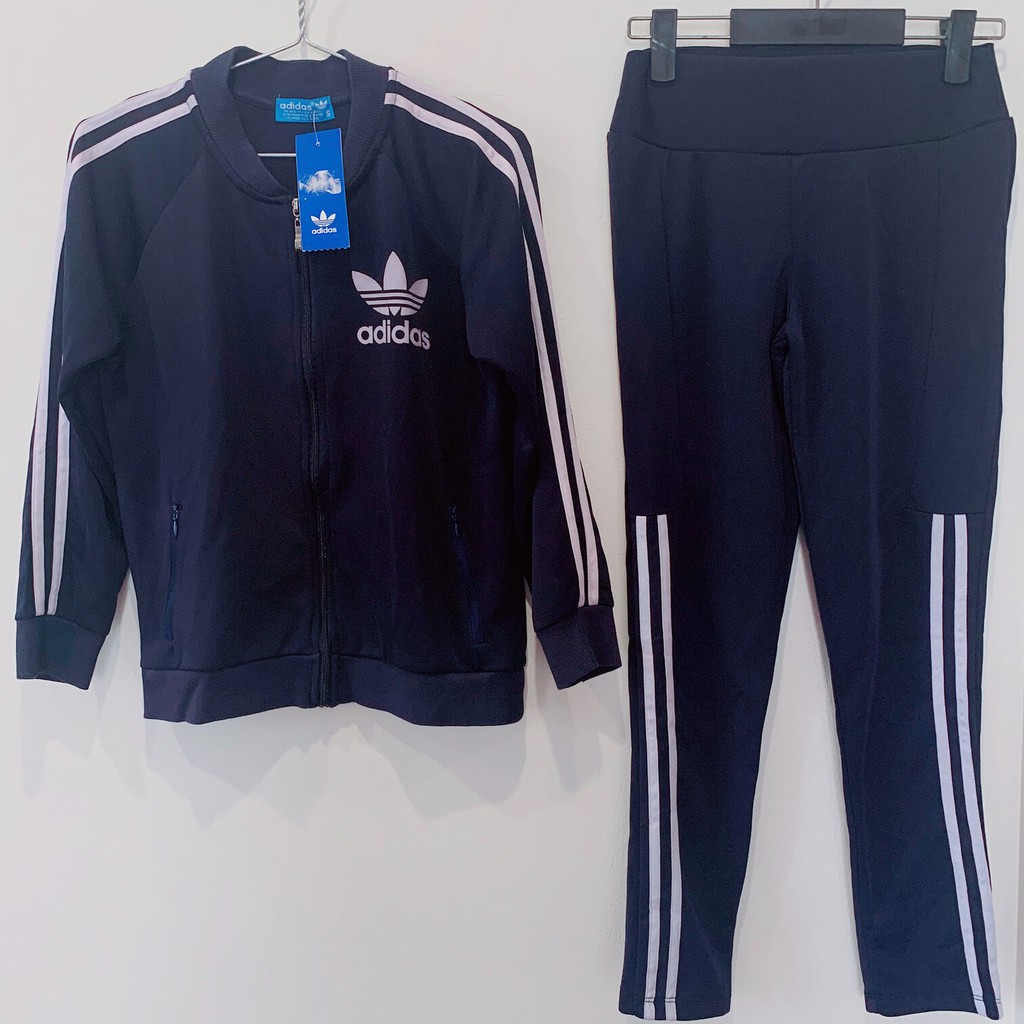 ĐỒ BỘ THỂ THAO NỮ – ADIDAS – ÁO KHOÁC DÀI TAY & QUẦN LEGGING – XANH NAVY – POLYESTER KHÔ THOÁNG, THẤM MỒ HÔI – SIZE S –