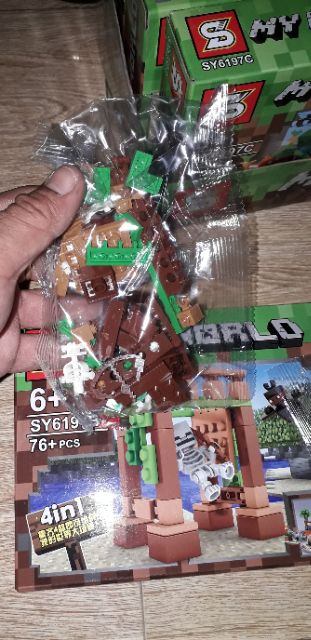 Lắp ráp 1 hộp LegoMyWord 6197 có nhiều chi tiết bằng nhựa rất đẹp