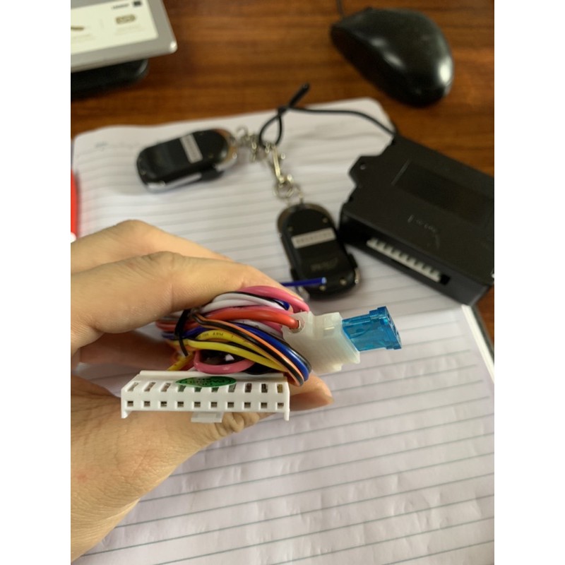 Bộ điều khiển khóa cửa ô tô 12V-24V