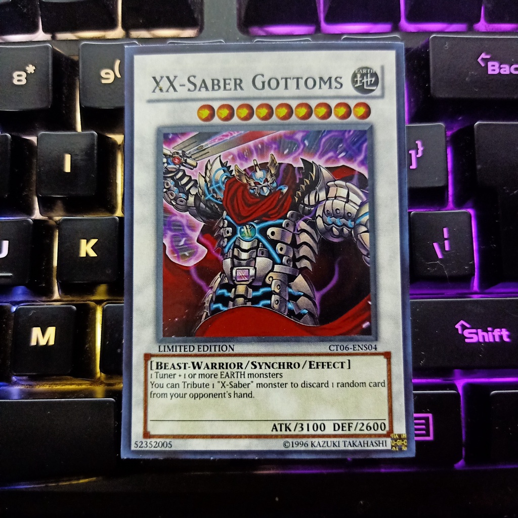 In bài Yu-Gi-Oh! 1 mặt tuỳ chọn (Ngôn ngữ Anh/Mỹ)