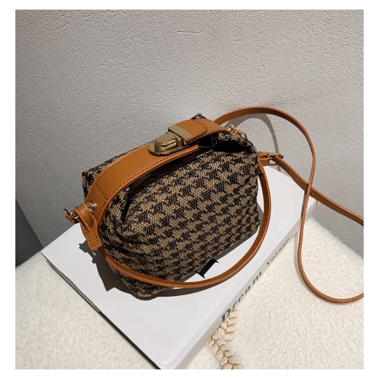 Túi xách hộp beo và harem khóa trên cao cấp