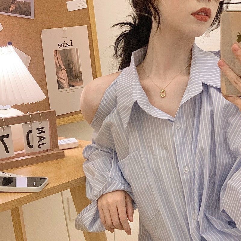 Áo sơ mi kẻ sọc khoét vai siêu xinh