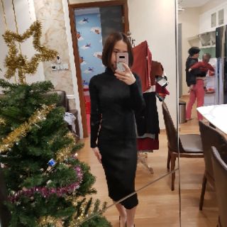 Váy len body cổ cao