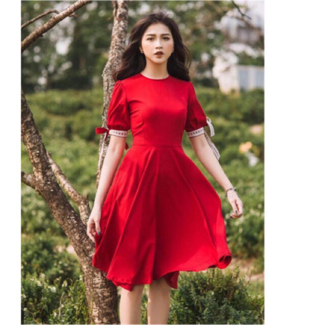 Đầm đỏ dự tiệc tay phối ren cách điệu | BigBuy360 - bigbuy360.vn