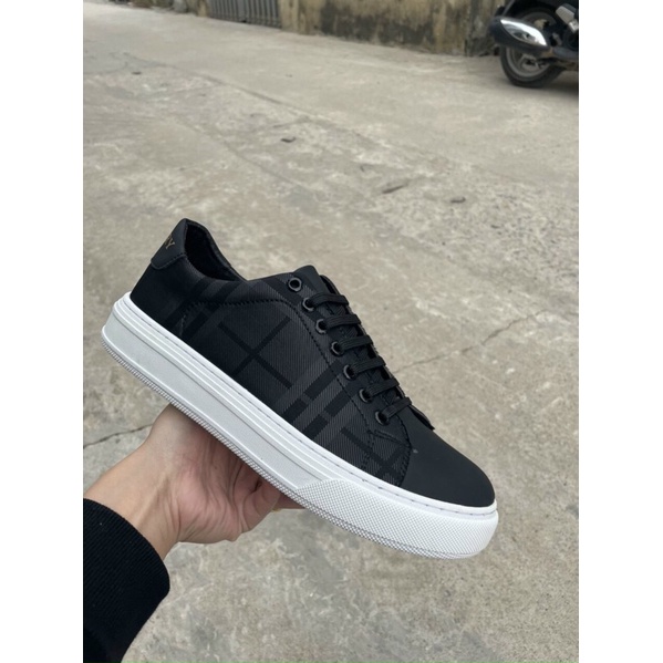 Giày buộc dây burberry đen cổ thấp , giày thể thao nam kèm hôph