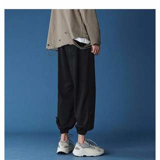 Men's style in loose - fitting pants