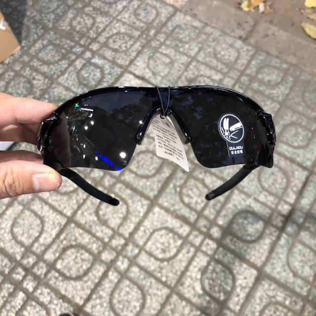 Kính 👁️👁️ chống bụi mẫu mới màu đen 🌅 | BigBuy360 - bigbuy360.vn