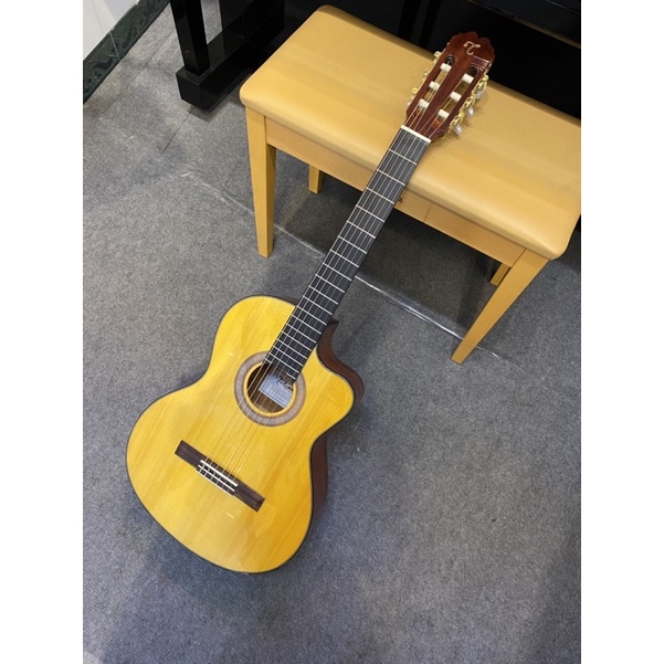 Guitar classic Takamine GC1CE dáng khuyết