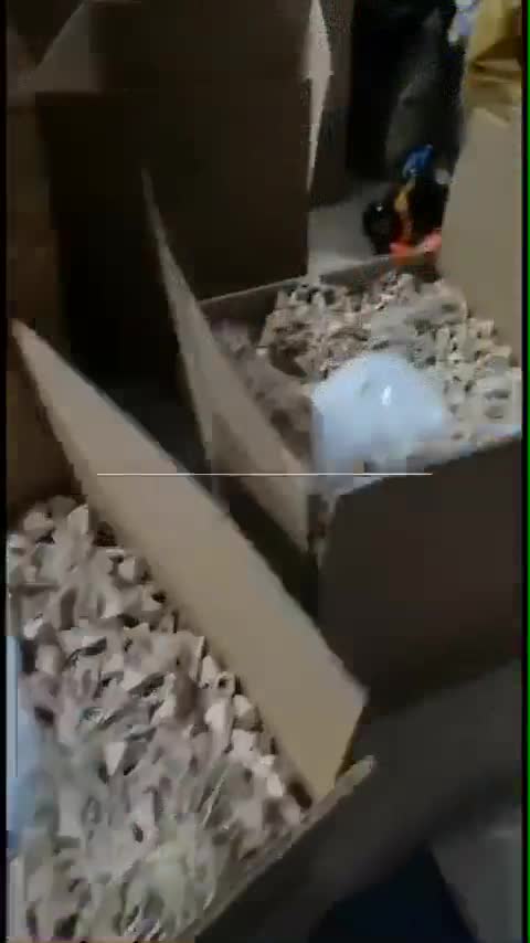 Lọ lục lăng đựng tinh dầu treo xe, treo tủ. | BigBuy360 - bigbuy360.vn