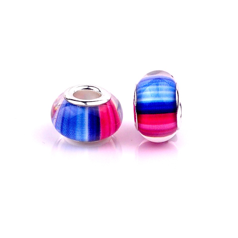Charm pha lê sắc màu