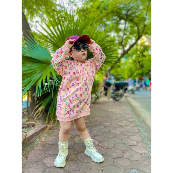 Váy nỉ NY liền mũ màu hồng dài tay cho bé gái