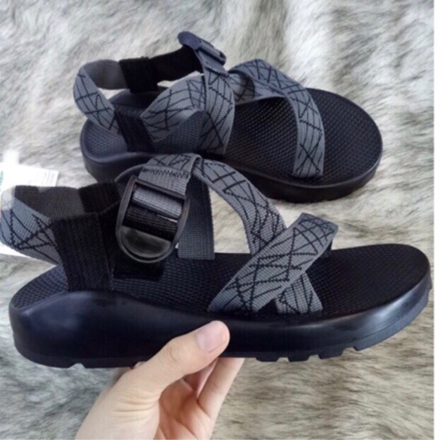 Dép chacoo nam màu xám như ảnh