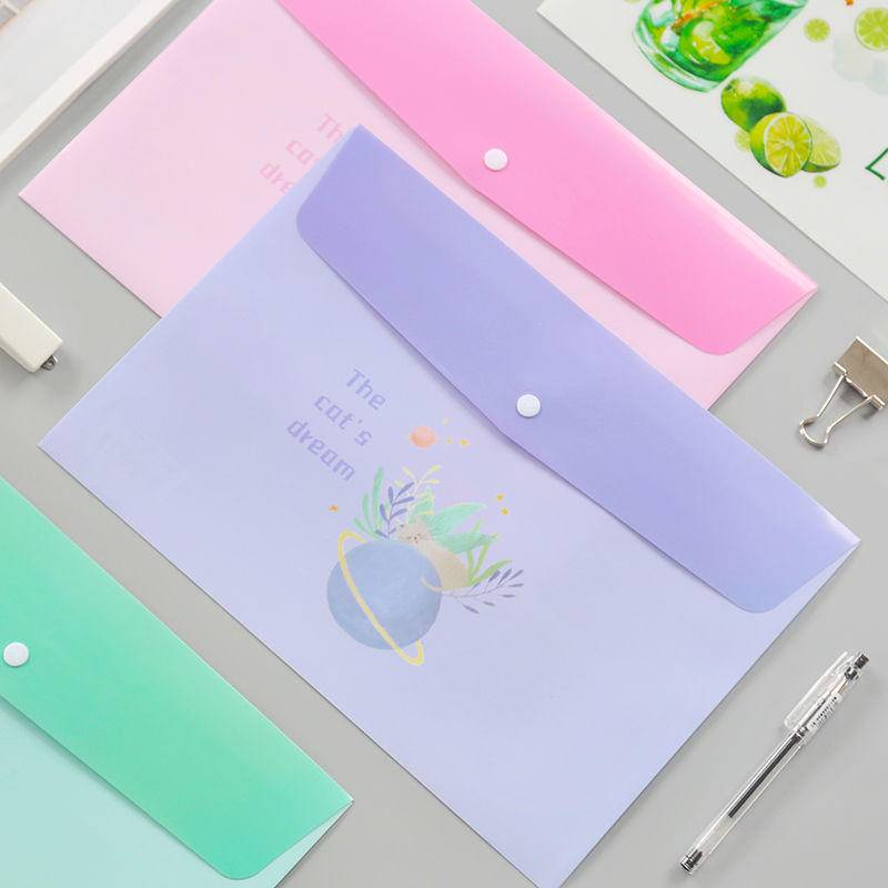 ⭐ iLado ⭐ Túi đựng tài liệu túi đựng bút Bìa đựng tài liệu Nút Khóa Gài trong suốt màu đặc Hoạt Hình túi đựng tài liệu a4 file Hộp đựng storage dễ thương cute đồ dùng học tập học sinh Chống ẩm và chống bụi