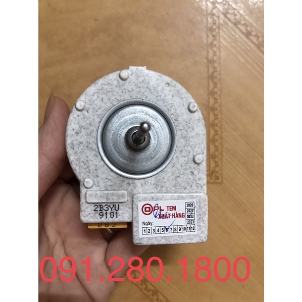 Quạt sứ tủ lạnh Hitachi mới chính hãng