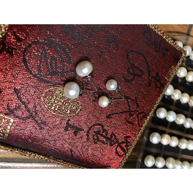 Khuyên tai nụ trai trắng