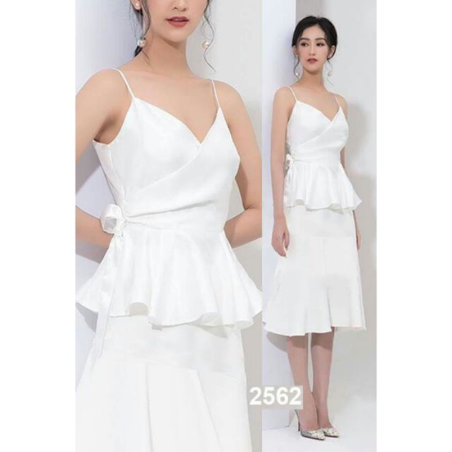 Đầm xoè trắng hai dây peplum
