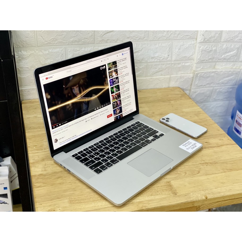 Macbook Pro 2015 15.4 inch 16/256Gb i7