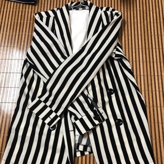 Set áo vest kẻ quần trắng