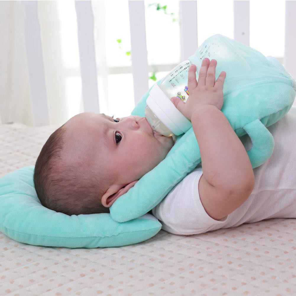 Gối đệm cho bé bú sữa mẹ chăm sóc trẻ sơ sinh