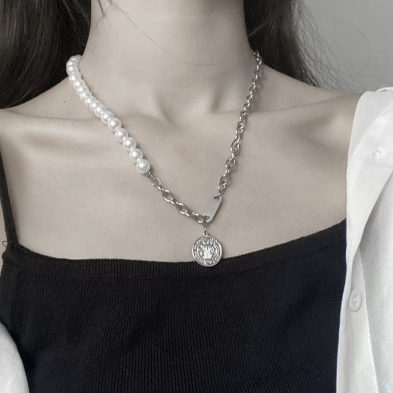 vòng cổ Mặt Hình Chân Dung Đính Ngọc Trai Giả Thời Trang Cho Nữ