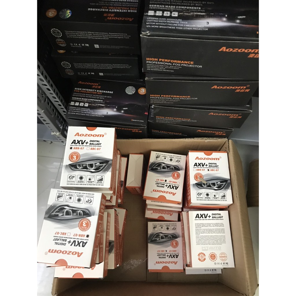 Bóng Xenon Aozoom chân H1,H3,H4,H7,H11,9005,9006,880,881 phù hợp cho tất cả xe ô tô, xe hơi, xe máy, bảo hành 3 năm