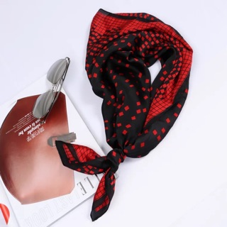 Khăn vuông lụa hoạ tiết 70*70 cm