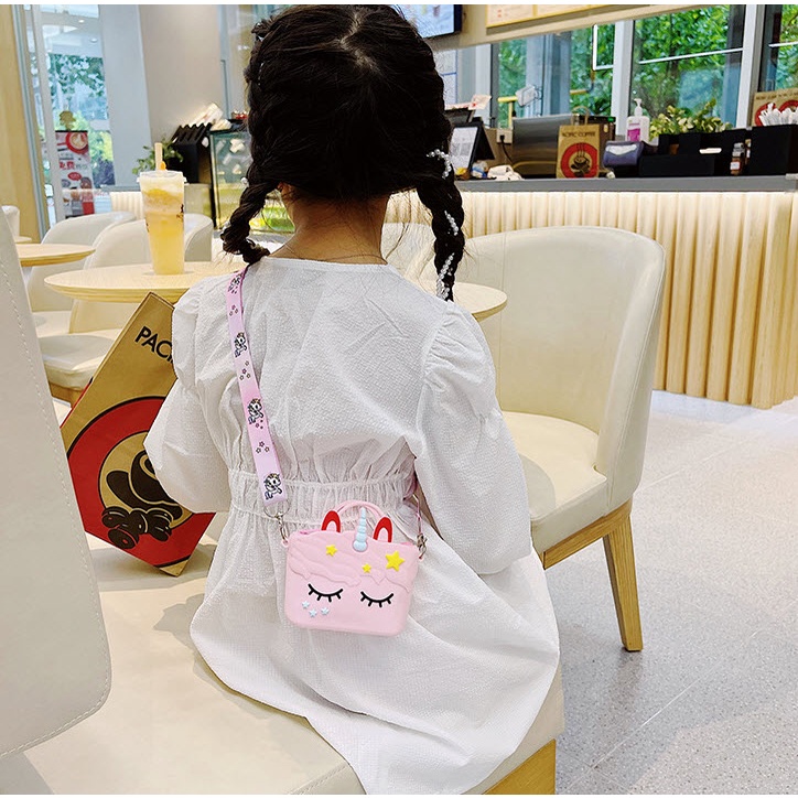 Túi đeo chéo bé gái silicone hoạt hình anime TUI11