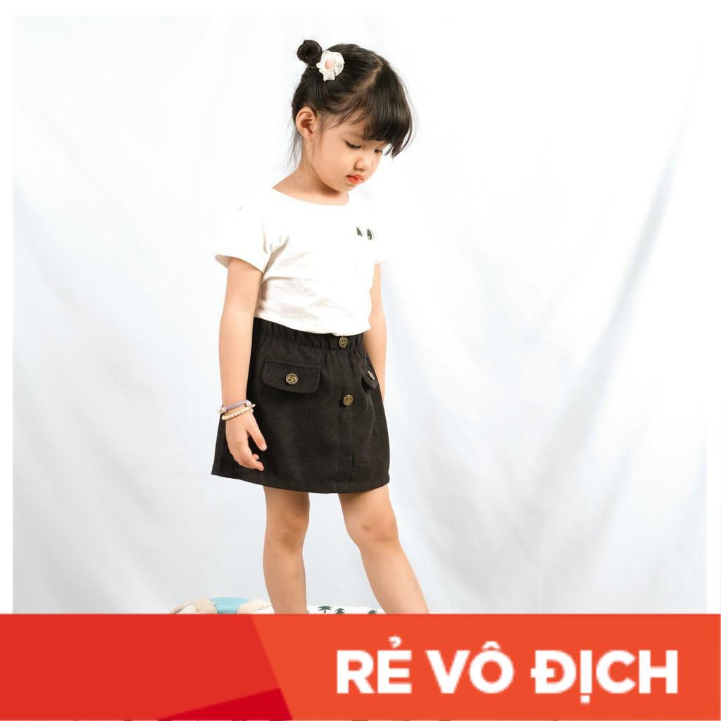 Chân váy nhung đính cúc cho bé gái. Size 3-10 cho bé 12-30kg. Chất nhung mỏng, mềm, thoải mái dễ chịu